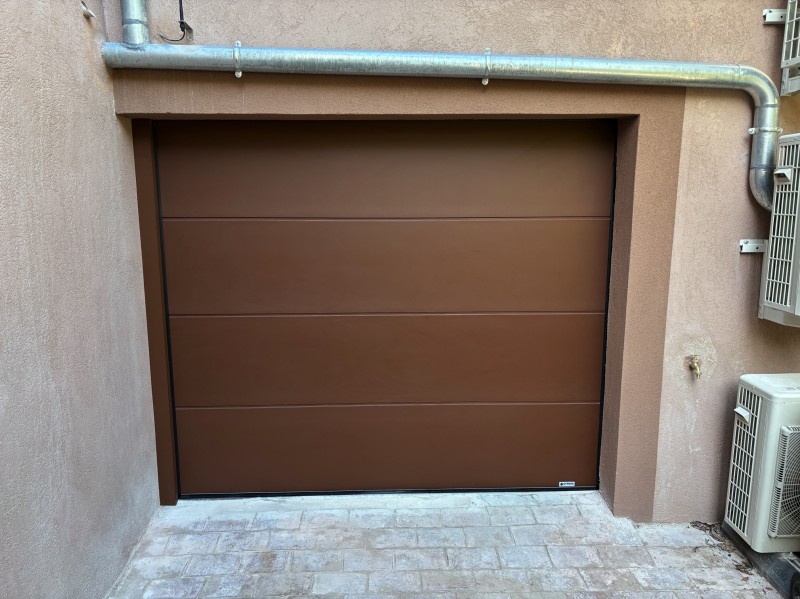 Remplacement d’une porte de garage latérale par une porte sectionnelle GYPASS motorisé avec un automatisme CAME ver06 réalisation par DOMOTURE sur ROQUEVAIRE