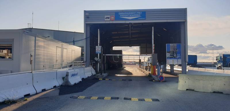 Mise en place de barrières pour la méridionale afin de créer un SAS et deux entrée de parking gérer par un même contrôle d'accès marque CAME