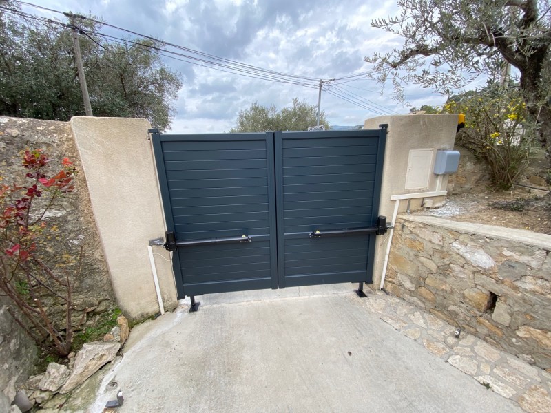 Remplacement d’un automatisme CAME de type clock par un automatisme CAME de type krono sur un portail en aluminium à Cassis